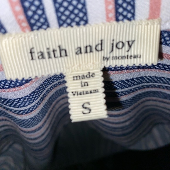 Striped Button top - Picture 5 of 5